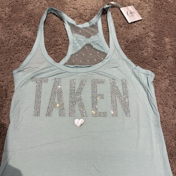 Victoria Secret “I Do” collection tank something blue!
Rhinestone taken size m - Picture 2 of 5